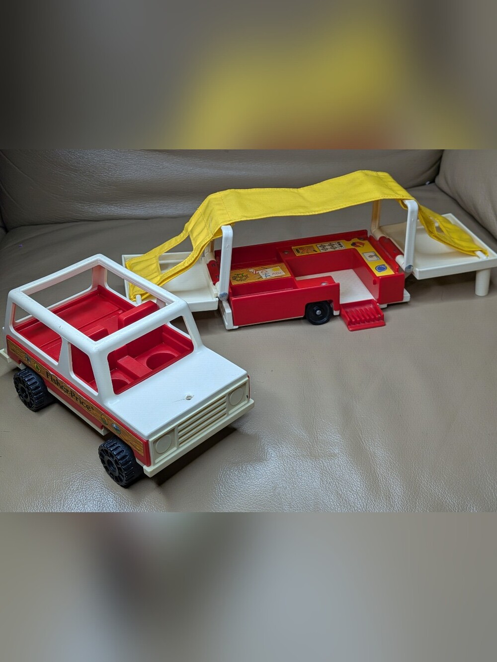Vintage 1979 Fisher-Price Little People Family Jeep With Pop-up Camper No 992